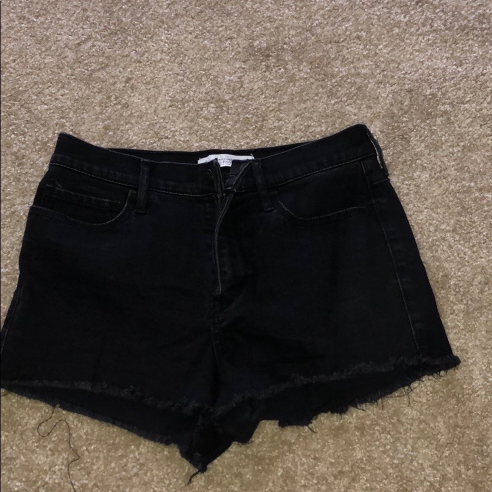 A&F fringe shorts in black. Size 6